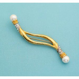 Vintage Curved Gold Tone Pearls Brooch by Avon, E27